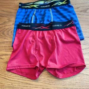 Haines Boys under set of . Size M